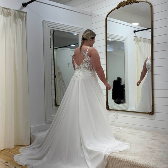 NWT Wedding Dress Rebecca Ingram - Picture 3 of 8